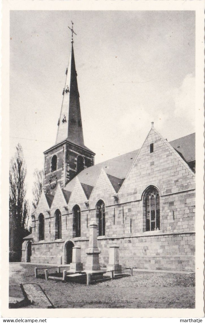 Nalinnes. L'église Du Centre Et Le Monument - Ham-sur-Heure-Nalinnes