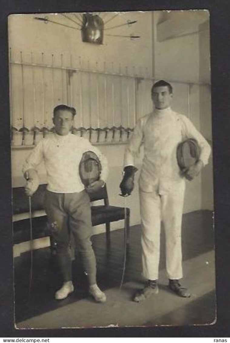 CPA Escrime épée Fleuret Carte Photo RPPC écrite - Fencing