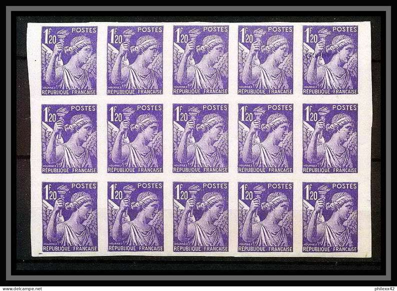 France N°651 Type Iris Bloc De 15 Non Dentelé ** MNH (Imperf) - 1941-1950