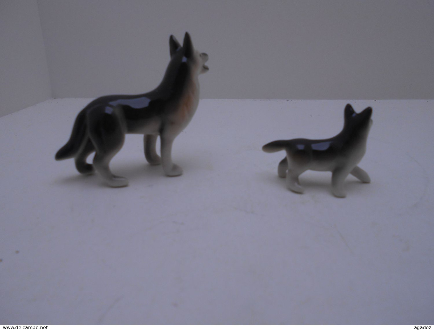 2 Anciennes Figurines Chien En Ceramique - Honden