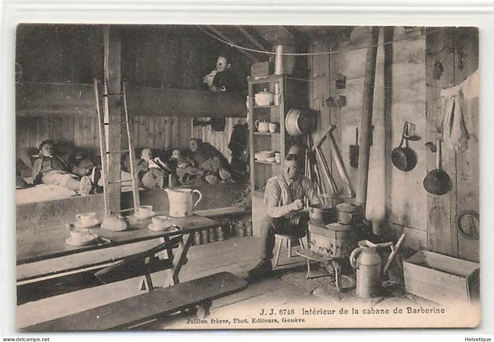 Intérieur De La Cabane De Barberine Finhaut - Finhaut