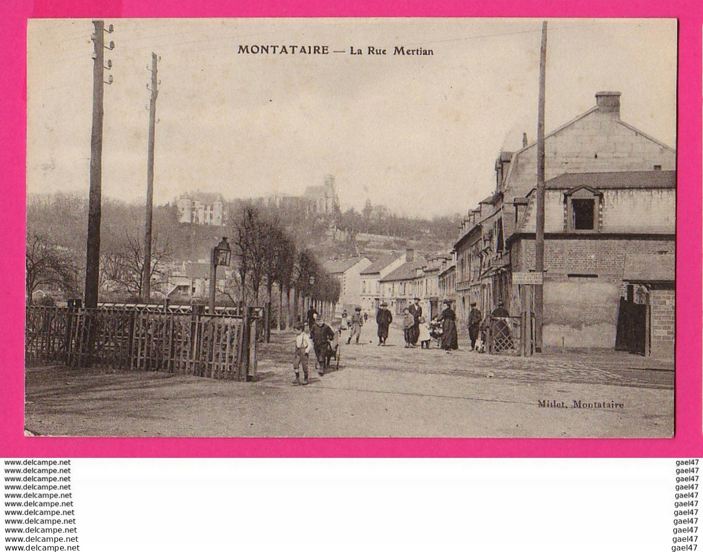 CPA  (Ref: Z2242) MONTATAIRE (60 OISE) La Rue Mertian (passage à Niveau - Montataire