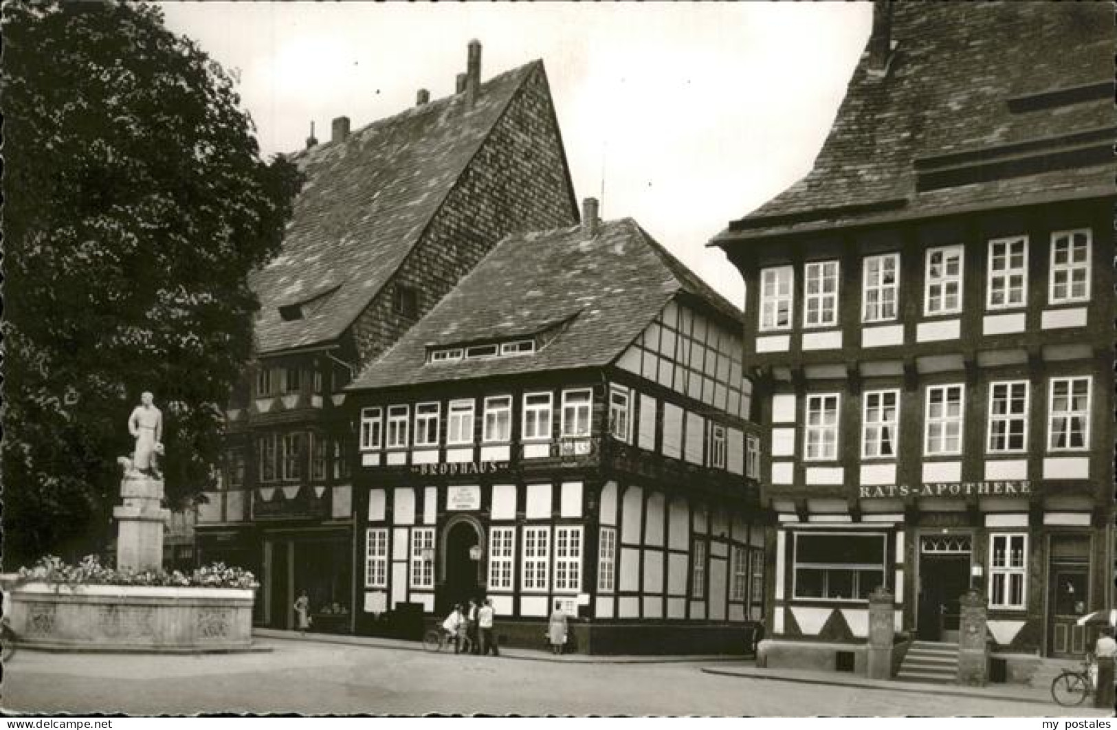 41228282 Einbeck Niedersachsen Marktplatz Brunnen Einbeck - Einbeck