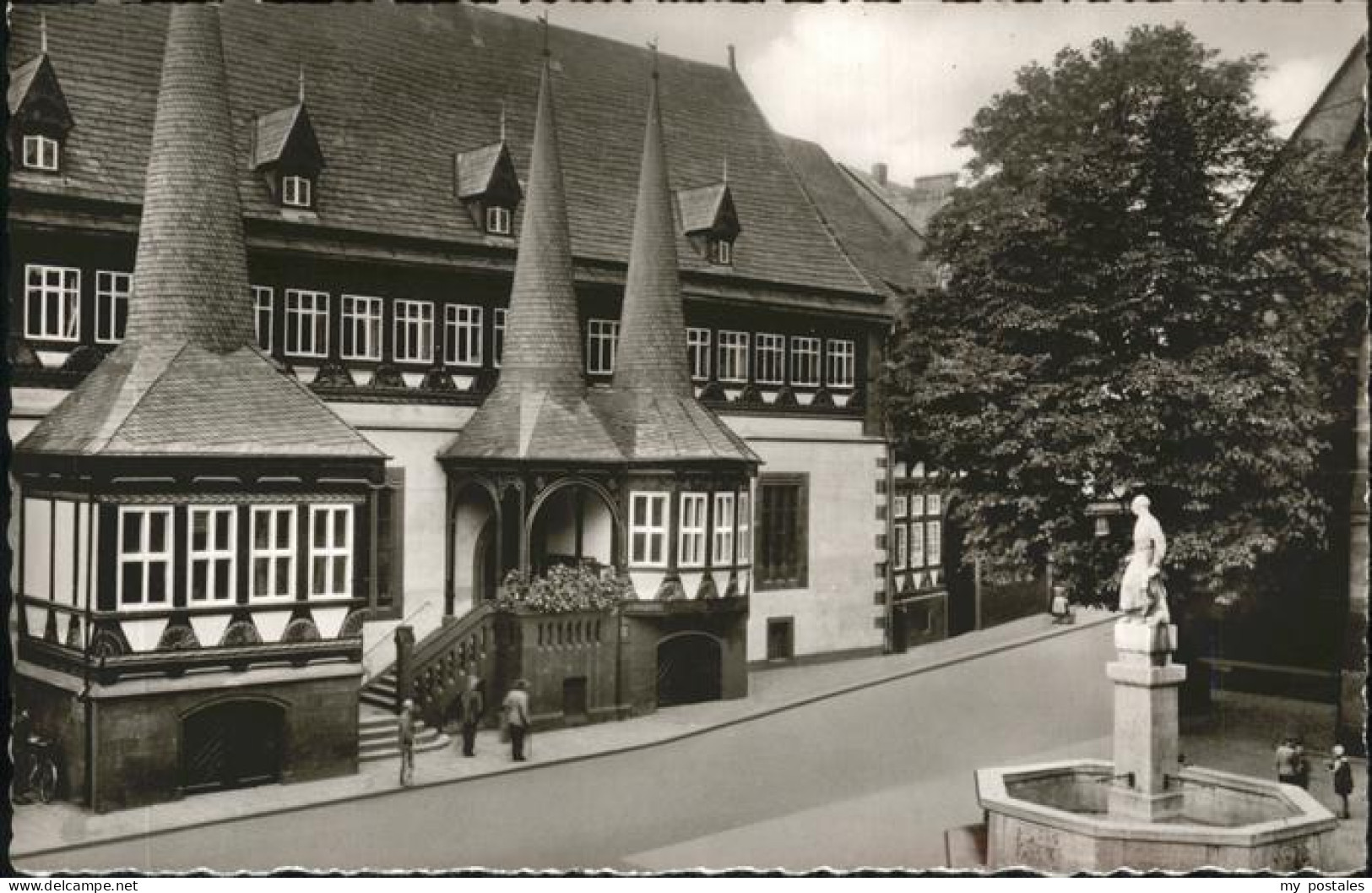 41227893 Einbeck Niedersachsen Rathaus Eulenspiegelbrunnen Einbeck - Einbeck