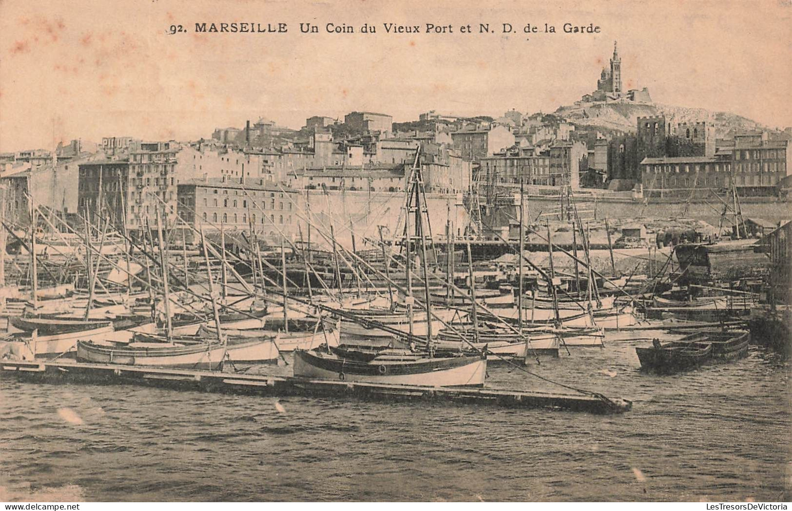 FRANCE - Marseille - Un Coin Du Vieux Port Et Notre Dame De La Garde - Carte Postale Ancienne - Alter Hafen (Vieux Port), Saint-Victor, Le Panier