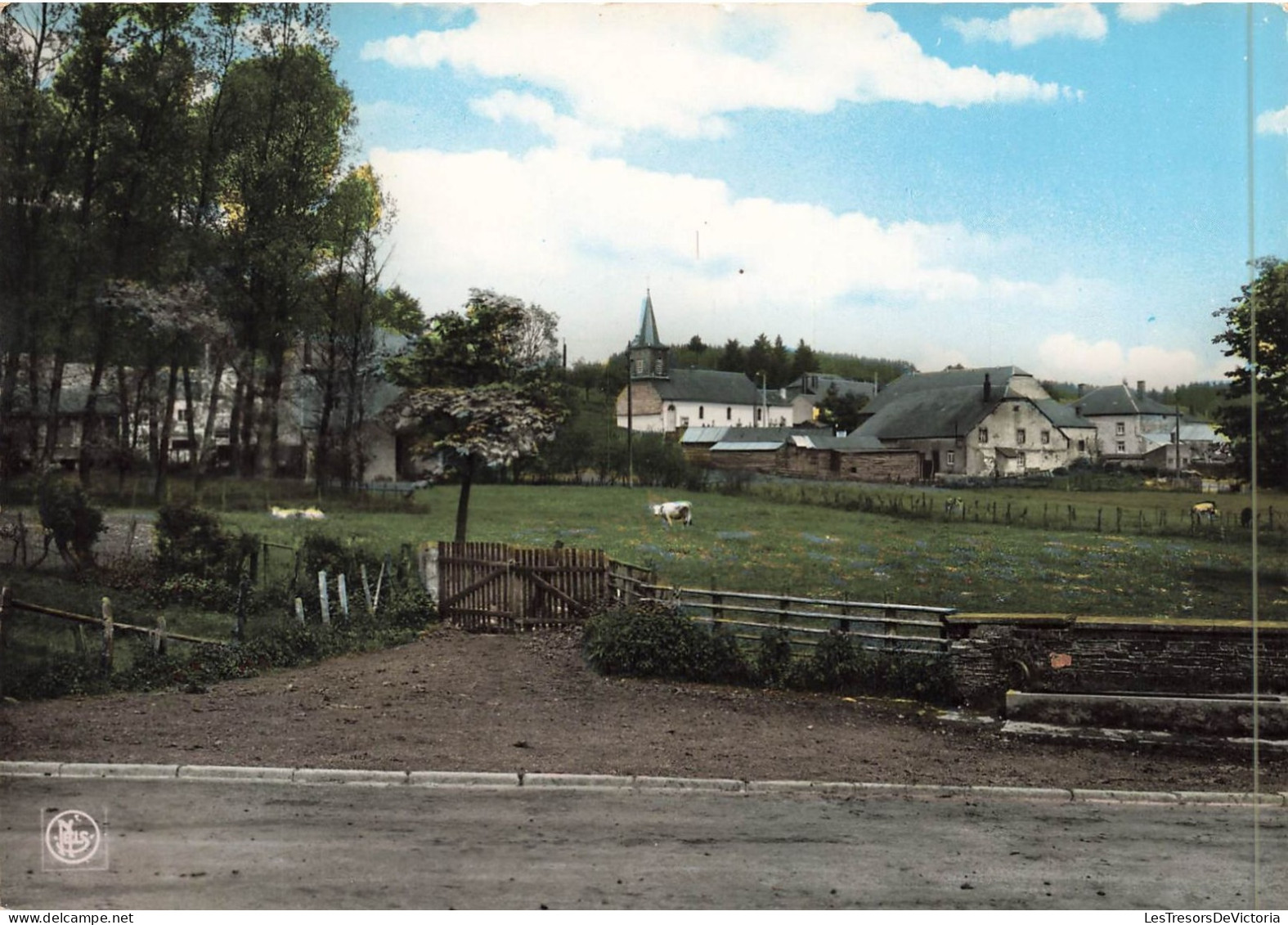 BÄTIMENT & ARCHITECTURE - Monuments - Les Fossés - Vue Générale Sur Le Centre Du Village - Carte Postale - Monumenten