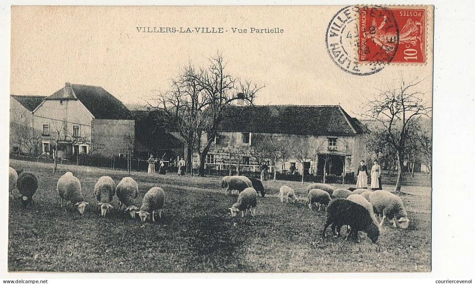 CPA - VILLERS-LA-VILLE (Haute Saône) - Vue Partielle (moutons Au Pré, Bergères Au Fond) - Autres & Non Classés