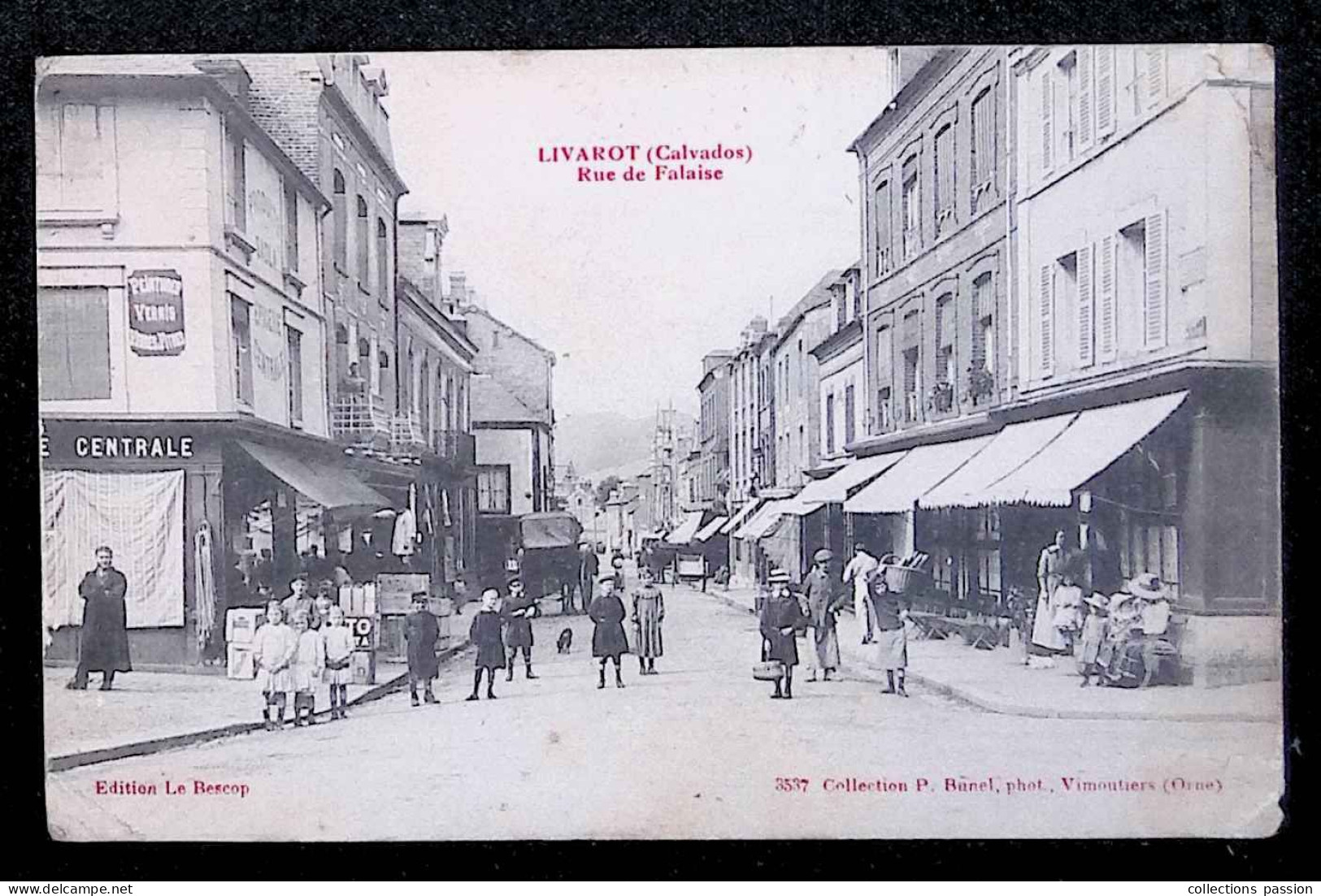 Cp, 14, LIVAROT, Rue De Falaise, Commerces, Voyagée 1916 - Livarot