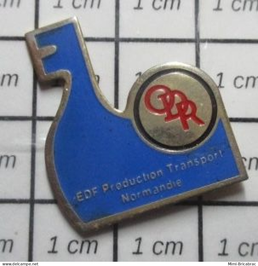 1818B Pin's Pins / Beau Et Rare / EDF / PRODUCTION TRANSPORT NORMANDIE BATEAU DRAKKAR ODR - EDF GDF