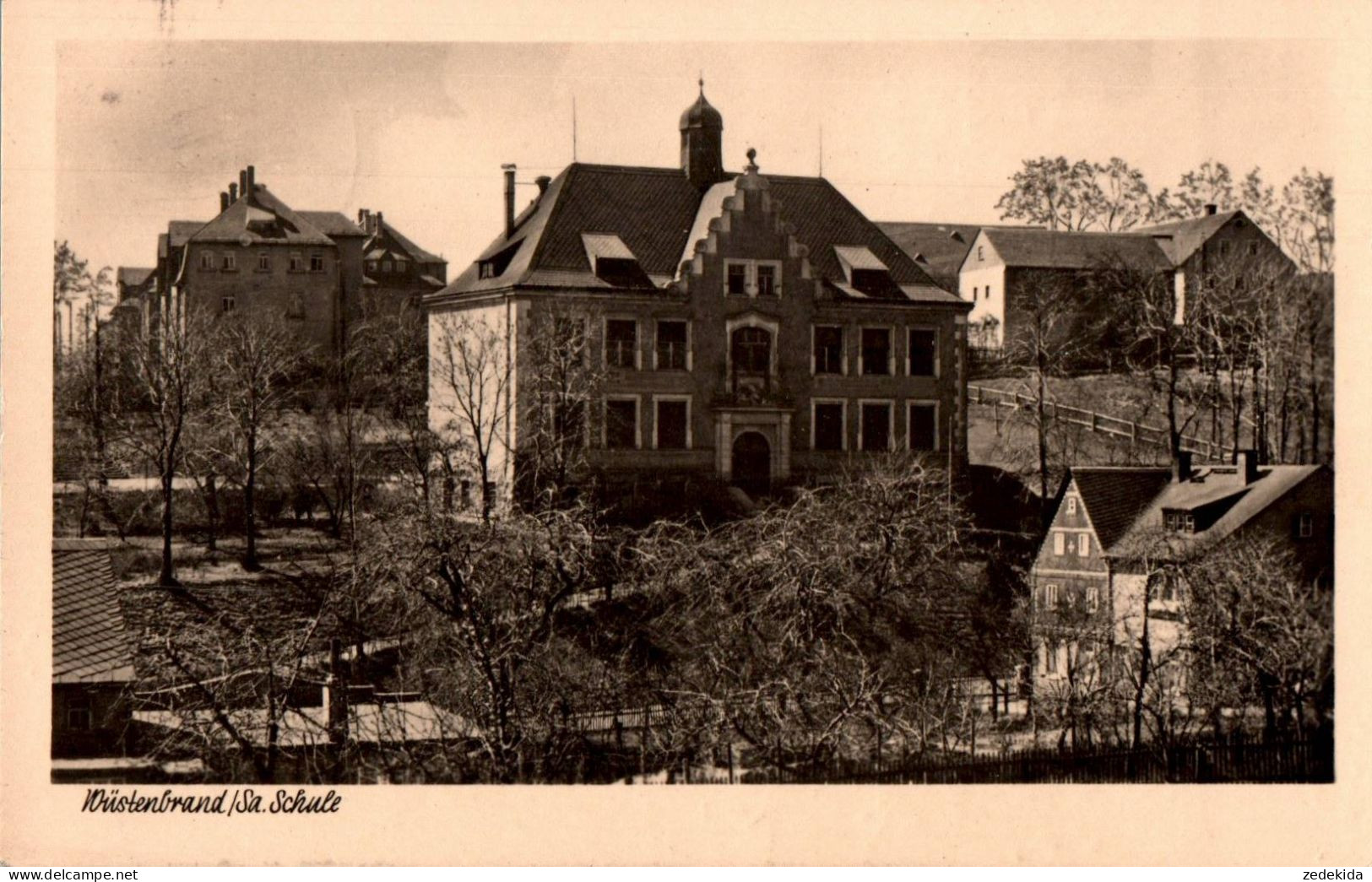 D6122 - Wüstenbrand - Schule - Stempel Reichsbahn Kinderferienlager - Verlag Erhard Neubert - Hohenstein-Ernstthal