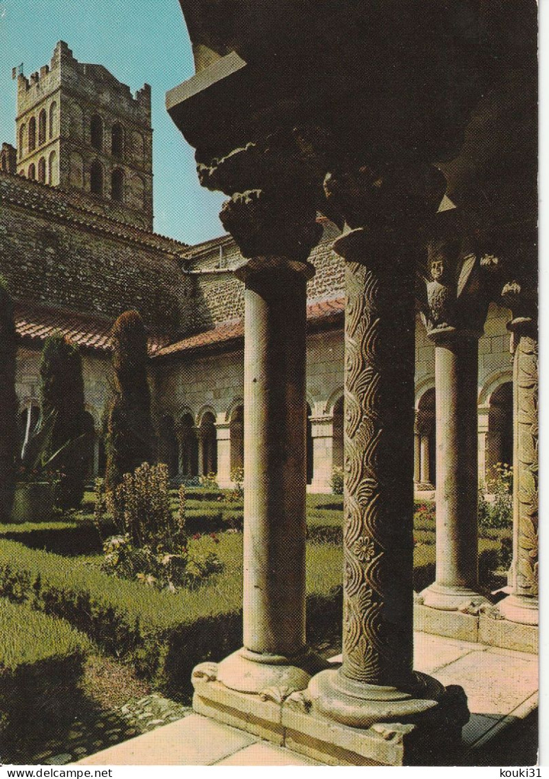 Elne : Intérieur Du Cloître Roman - Elne