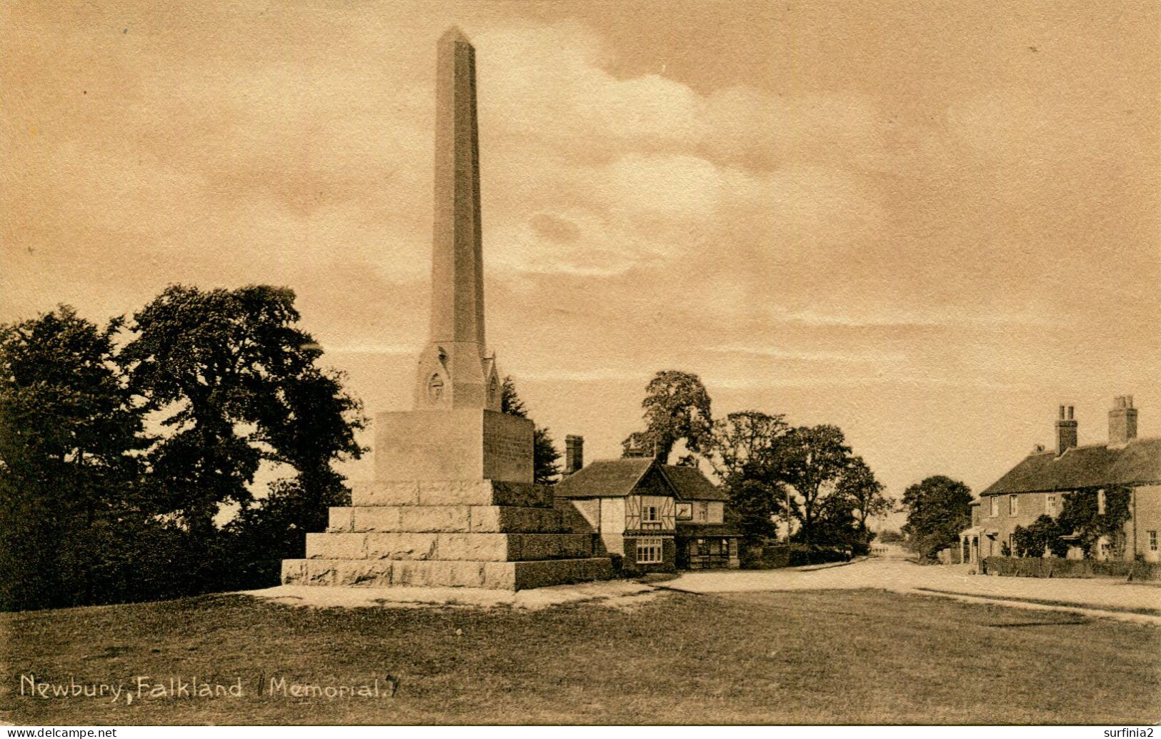 BERKS - NEWBURY - FALKLAND MEMORIAL  Be377 - Reading