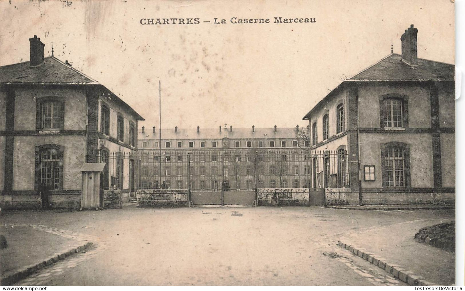 FRANCE - Chartres - Vue Générale Sur La Caserne Marceau - Carte Postale Ancienne - Chartres