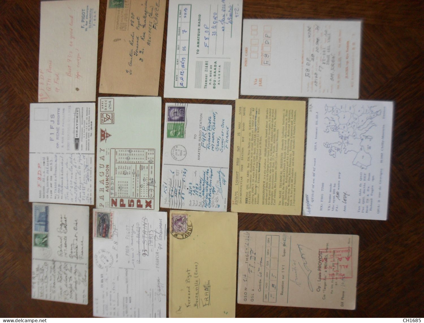 Lot de 61 cartes QSL radio-amateur de 20 pays différents . Voir description . Scans recto verso