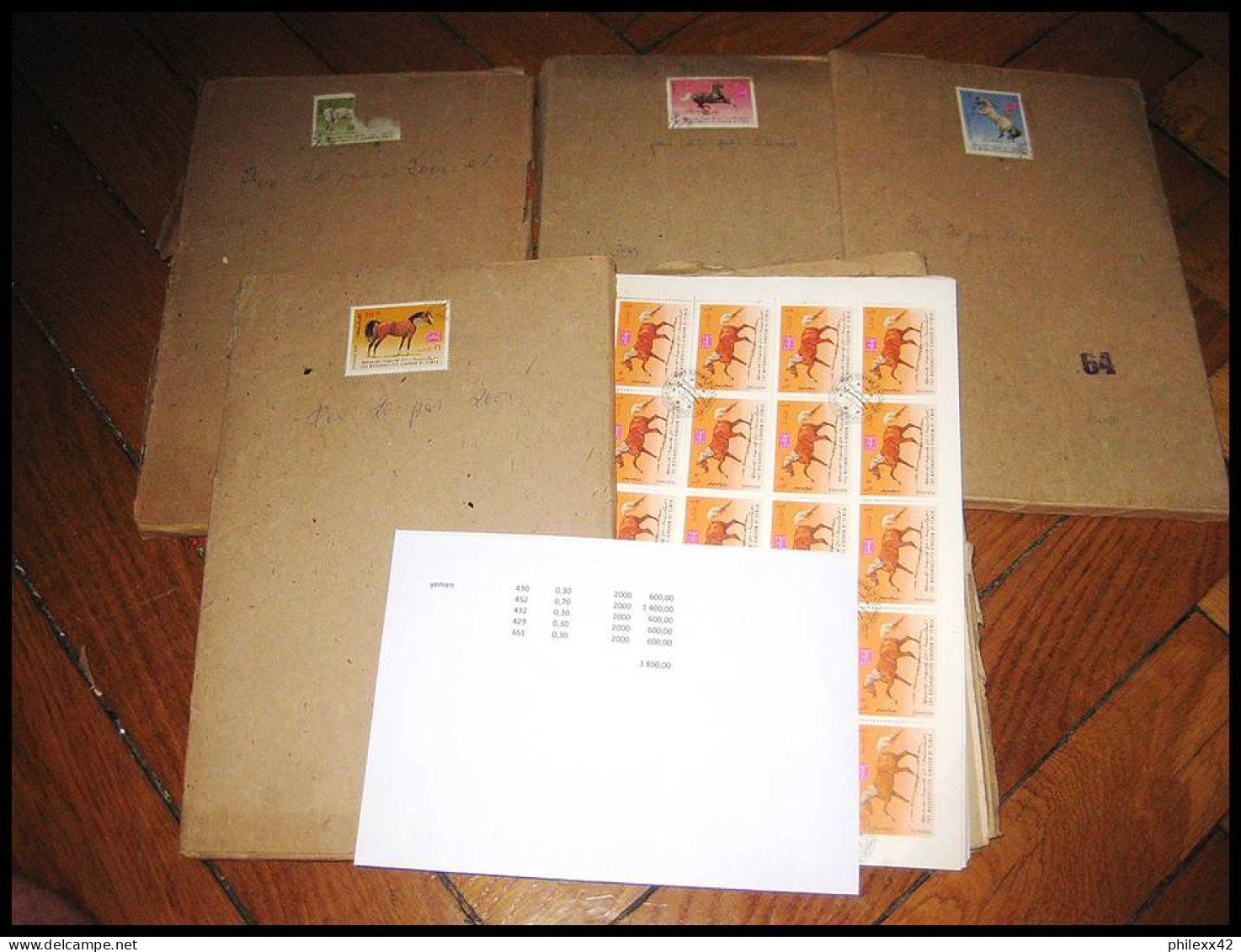10-2 gros Cartons  timbres en feuilles + de 50 kg cote + de 56000.00 euros  voir description topics 1.5 % de la cote