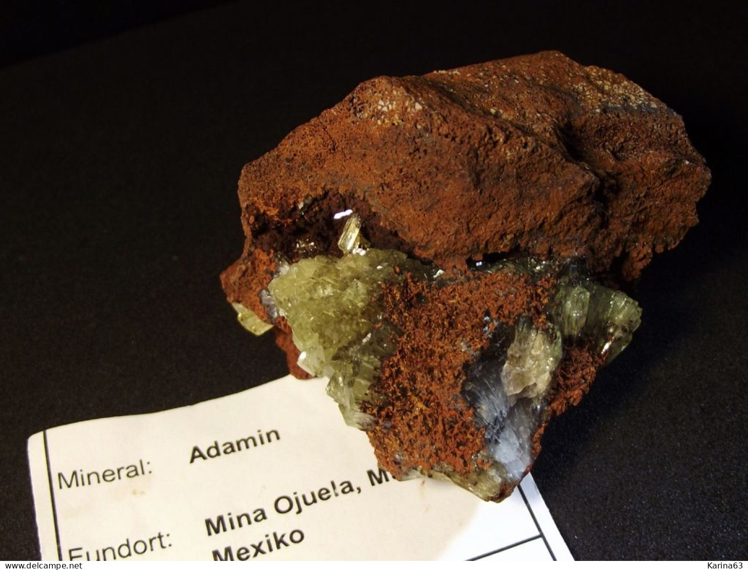 Adamite On Limonite Matrix - High Fluoresence Under UV ( 5.5 X 4 X 4 Cm) - Ojuela Mine - Mapimi - Mexico - Mineralien