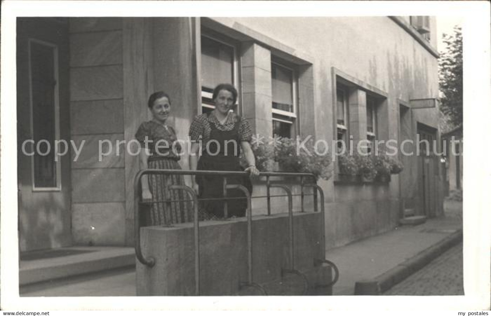 41792734 Deidesheim Frauen Foto Genossenschaft Deidesheim - Deidesheim