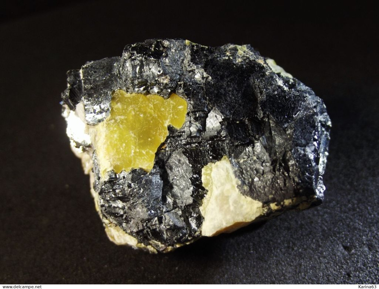 Martite (Hematite Pseud. Magnetite) With Lizardite ( 3.5 X 3 X 2.5  Cm ) - Øvre Dypingdal - Viken - Norway - Minerals