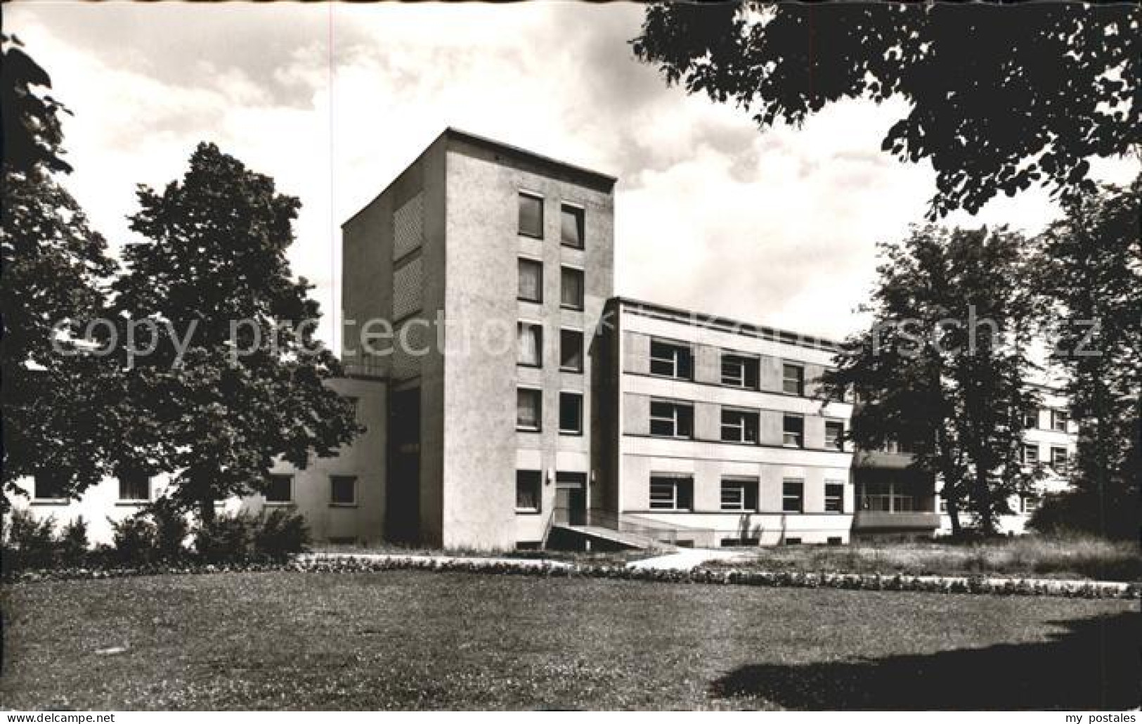 41792091 Pirmasens Staedt. Krankenhaus Innenhof  Pirmasens - Pirmasens