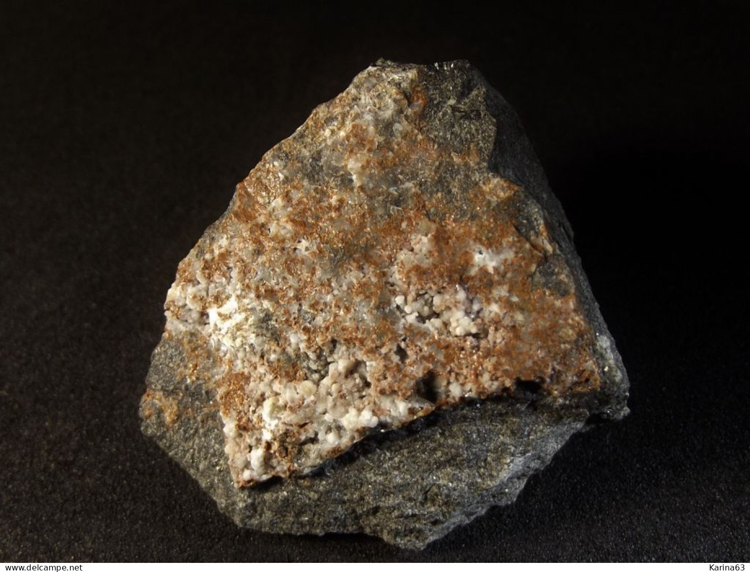 Scottyite With Melilite On Matrix ( 3 X 3 X 1 Cm ) Graulay Quarry -  Hillesheim -  Vulkaneifel - Germany - Minéraux