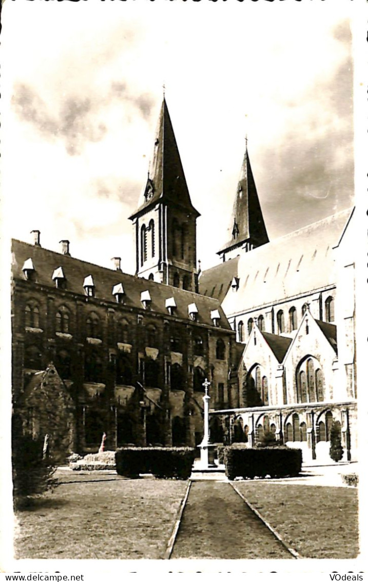 Belgique - Namur - Anhée - Abbaye De Maredsous - Préau - Anhee