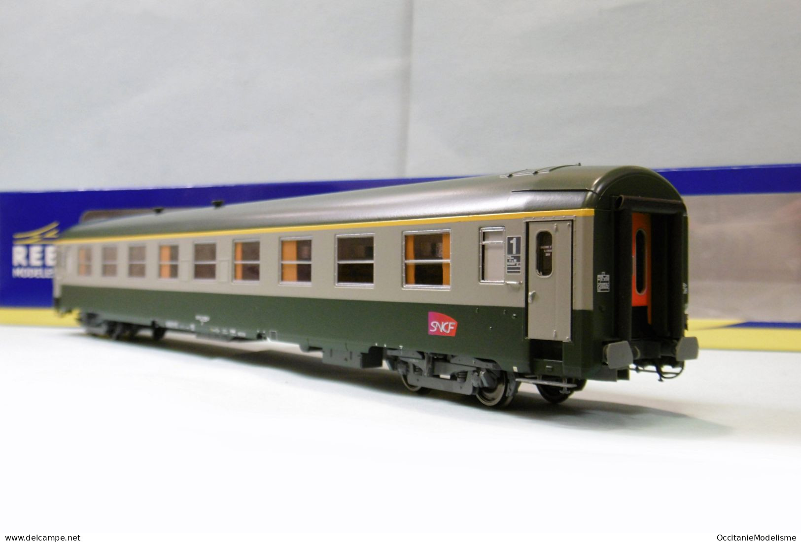 REE - Voiture UIC Y SNCF A9 1ère Classe C160 ép. V Réf. VB-305 Neuf NBO HO 1/87 - Voitures Voyageurs