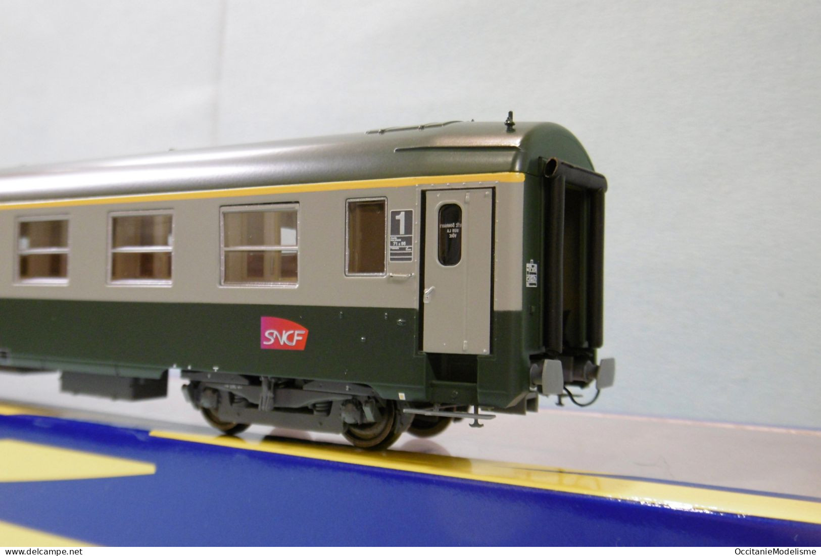 REE - Voiture UIC Y SNCF A9 1ère classe C160 ép. V réf. VB-305 Neuf NBO HO 1/87