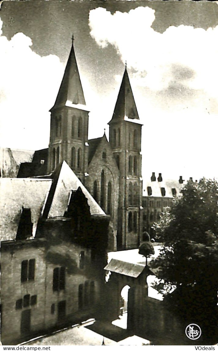 Belgique - Namur - Anhée - Abbaye De Maredsous - Eglise Et Vue De L'Ecole Abbatiale - Anhée