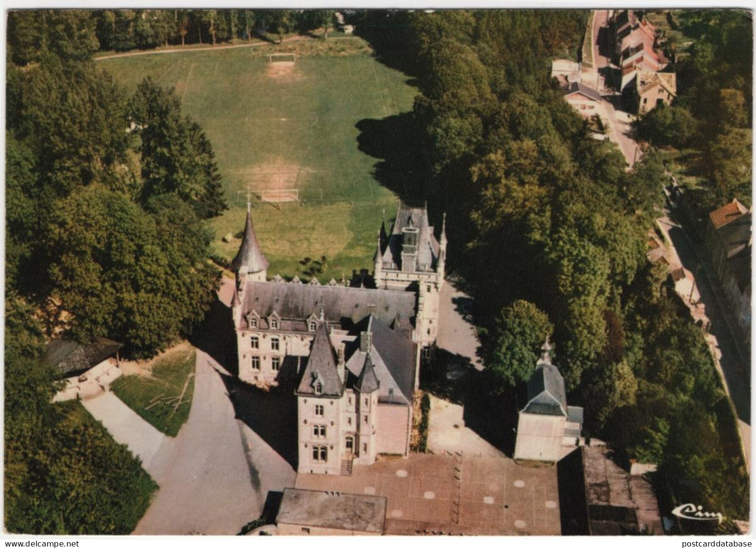 Nismes - Vue Aérienne Le Château - & Air View - Viroinval