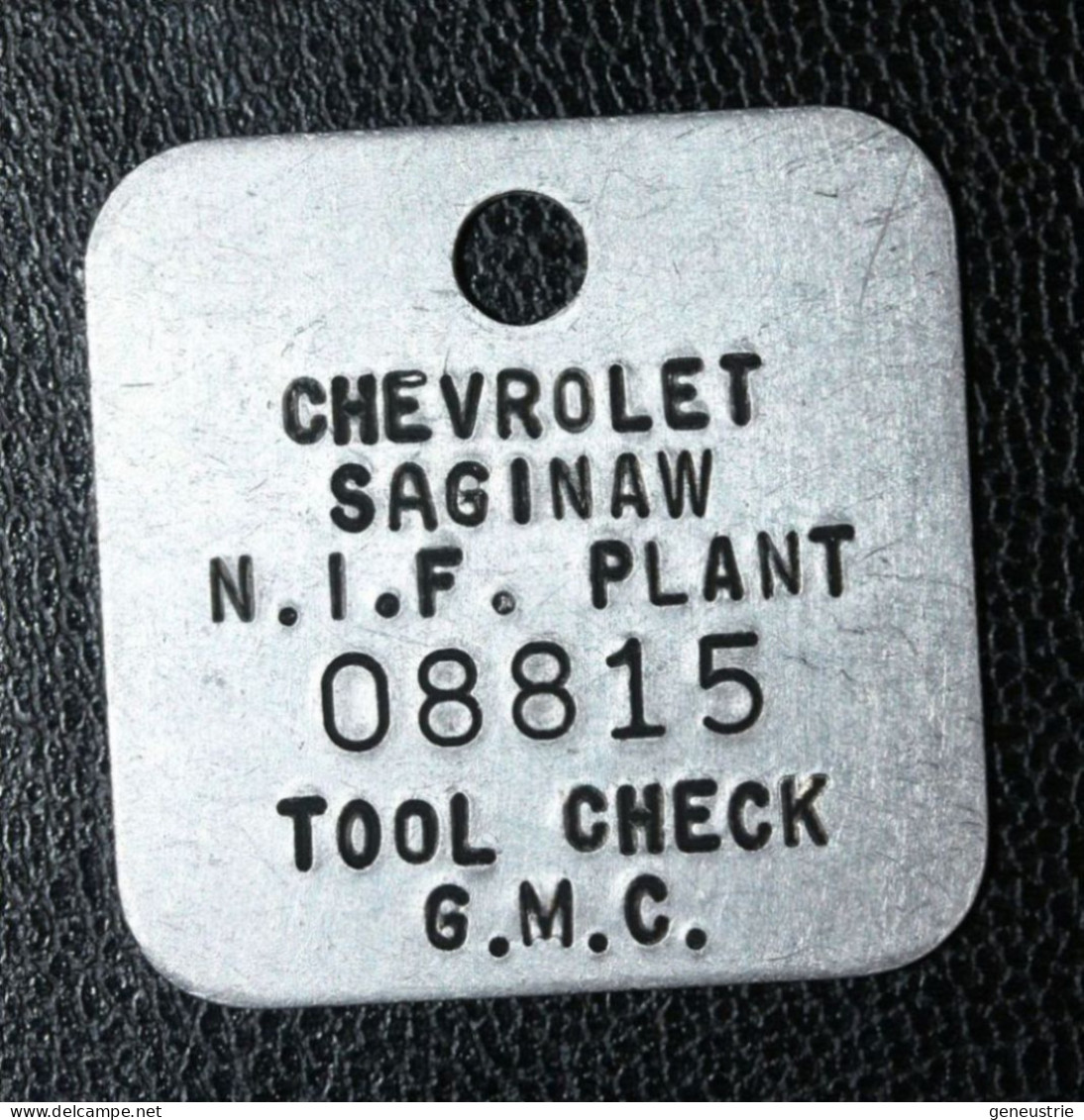 Jeton D'usine, Atelier, Identification D'outillage Années 60 "Usines Automobiles Chevrolet - GMC à Saginaw" Michigan - Noodgeld