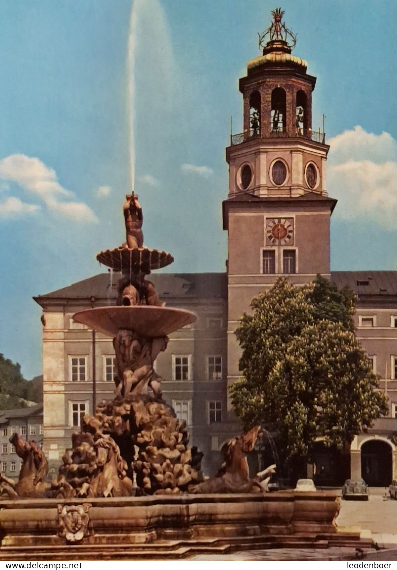 Salzburg - Residenzbrunnen Mit Glockenspiel - Salzburg Stadt
