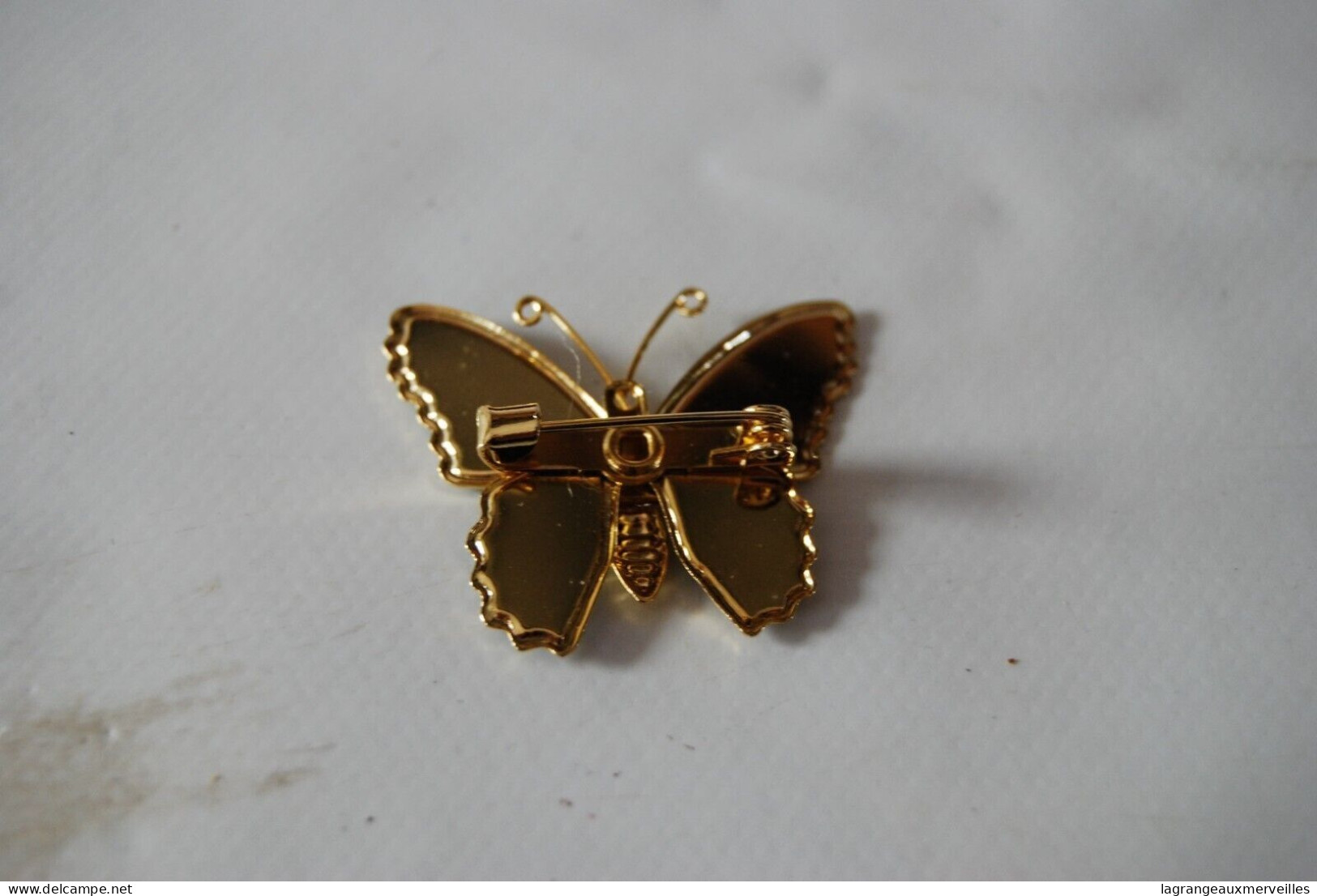 C40 Bijou Fantaisie - Broche Papillon - H 3cm - Brooches