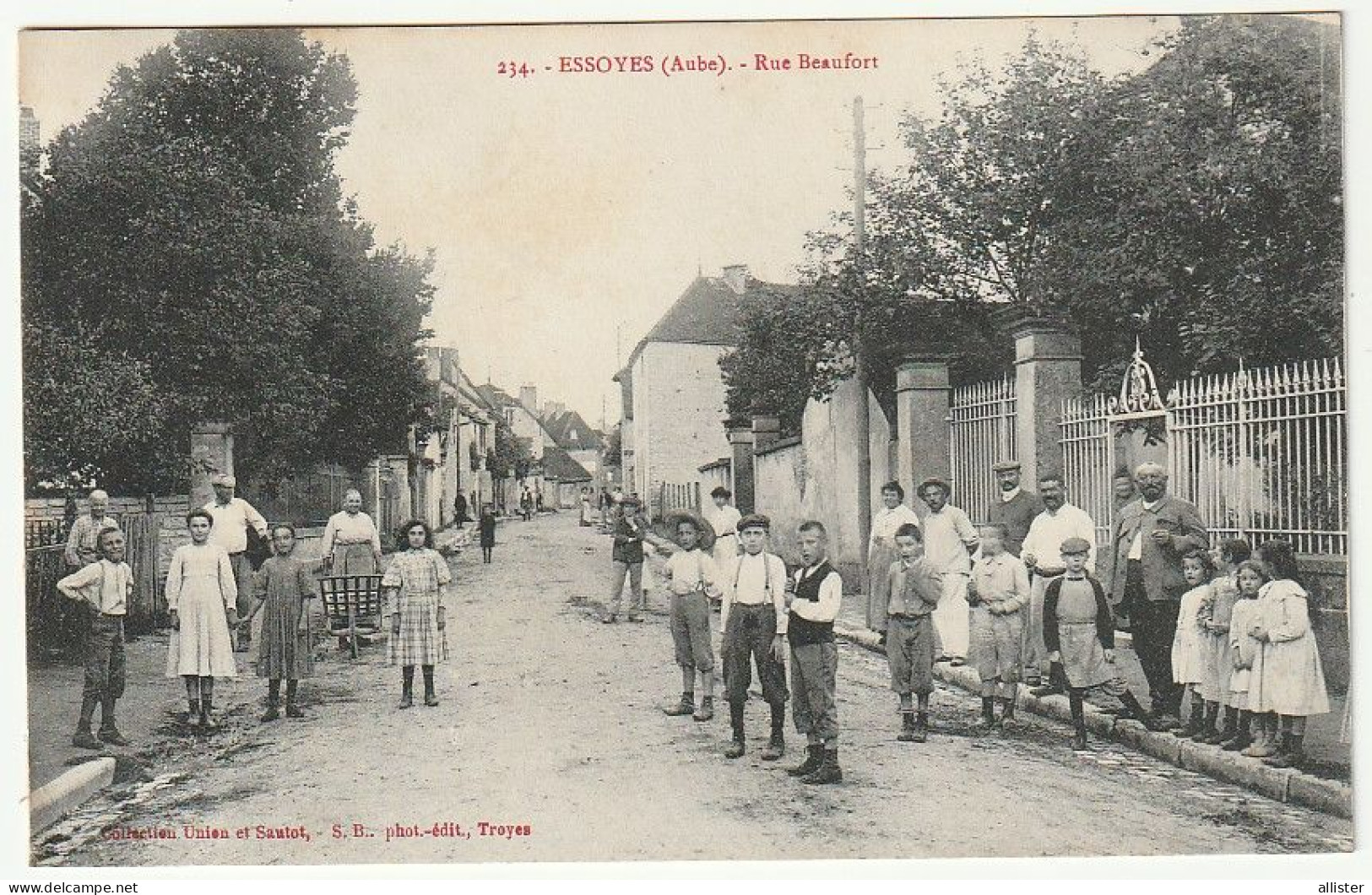 CPA 10 _ ESSOYES (Aube) _ Rue Beaufort {S06-24} - Essoyes