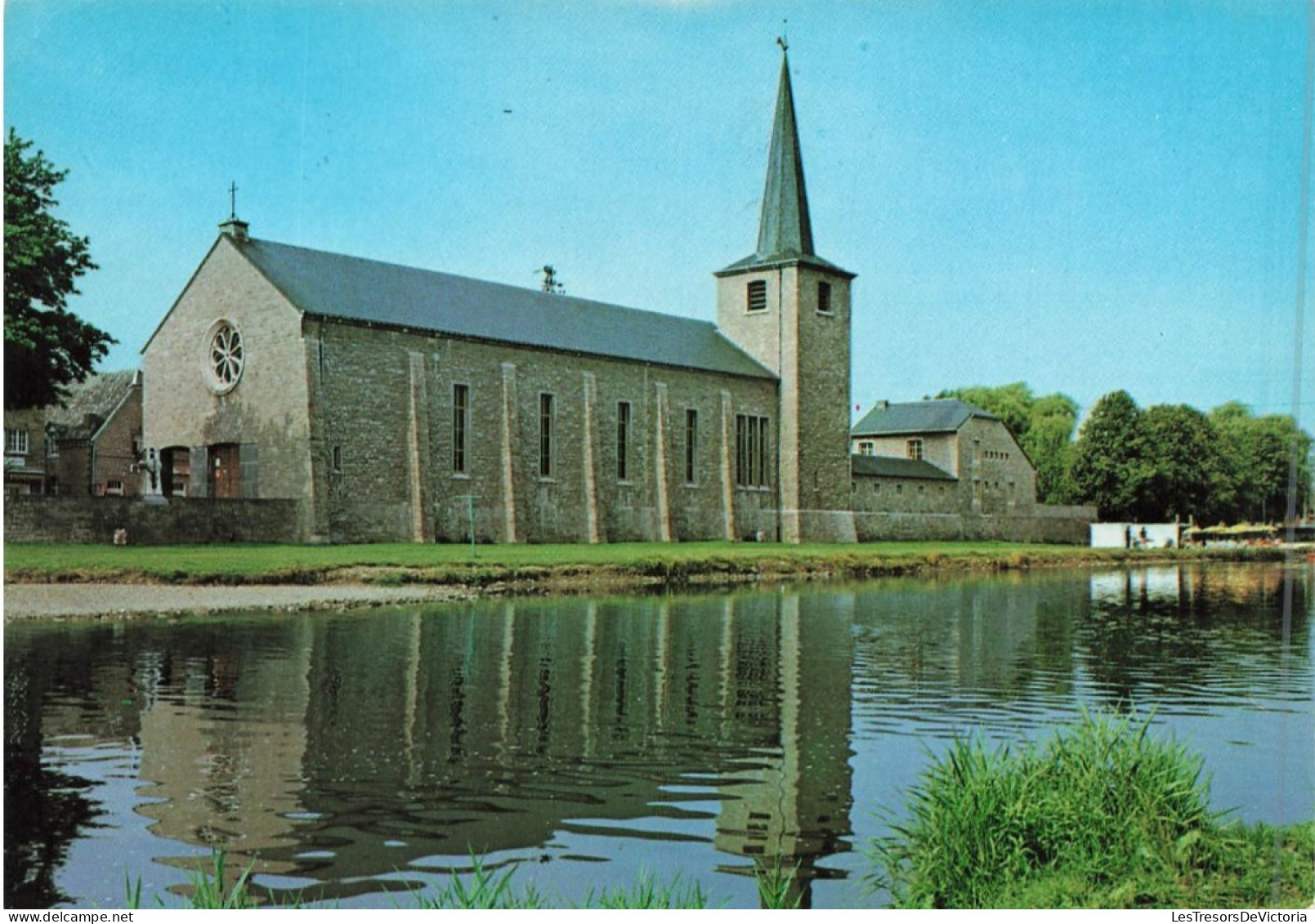 BELGIQUE - Vue Générale Sur L'église Hotton - Carte Postale - Hotton