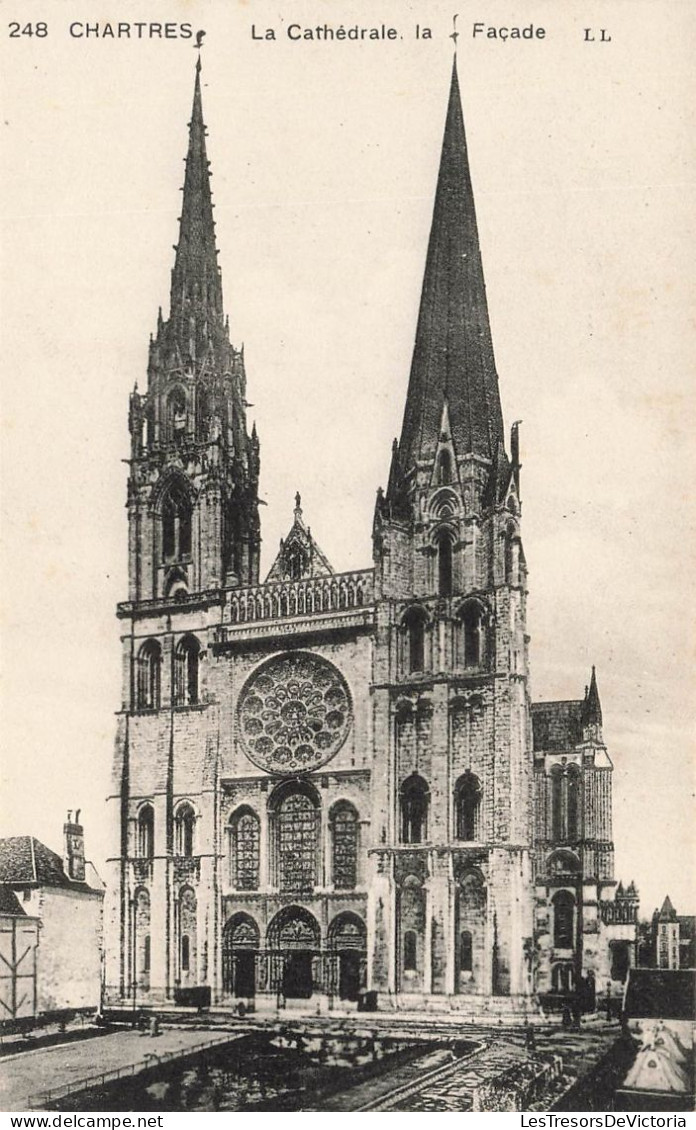 FRANCE - Chartres - Vue Générale De La Façade De La Cathédrale - LL - Carte Postale Ancienne - Chartres