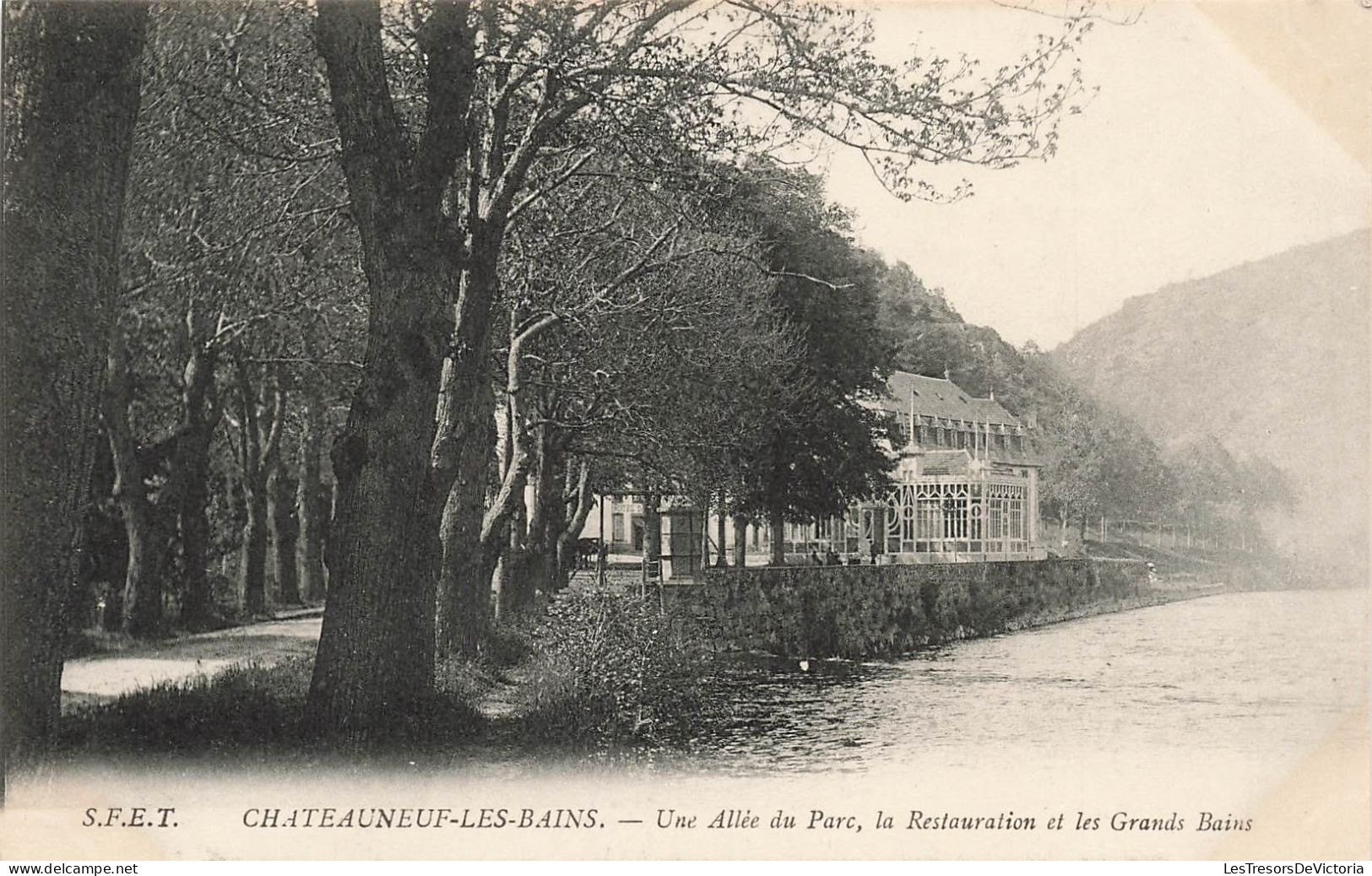 FRANCE - Chateauneuf Les Bains - Une Allée Du Parc - La Restauration Et Les Grands Bains - Carte Postale Ancienne - Riom