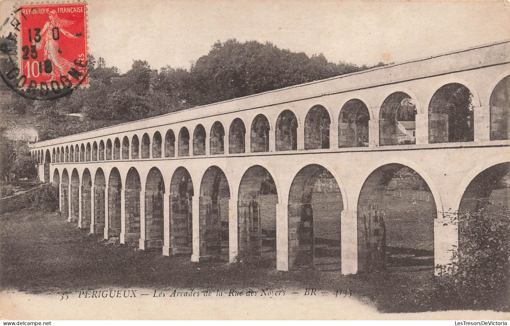 FRANCE - Périgueux - Vue Sur Les Arcades De A Rue Des Noyers - BR - Carte Postale Ancienne - Périgueux