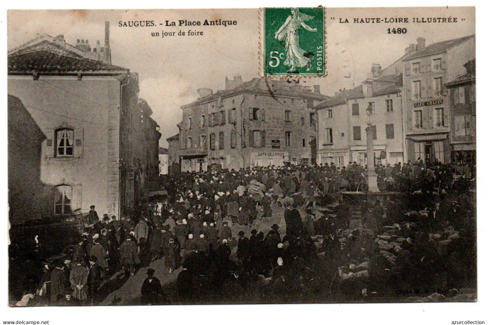 La Place Antique Un Jour De Foire - Saugues