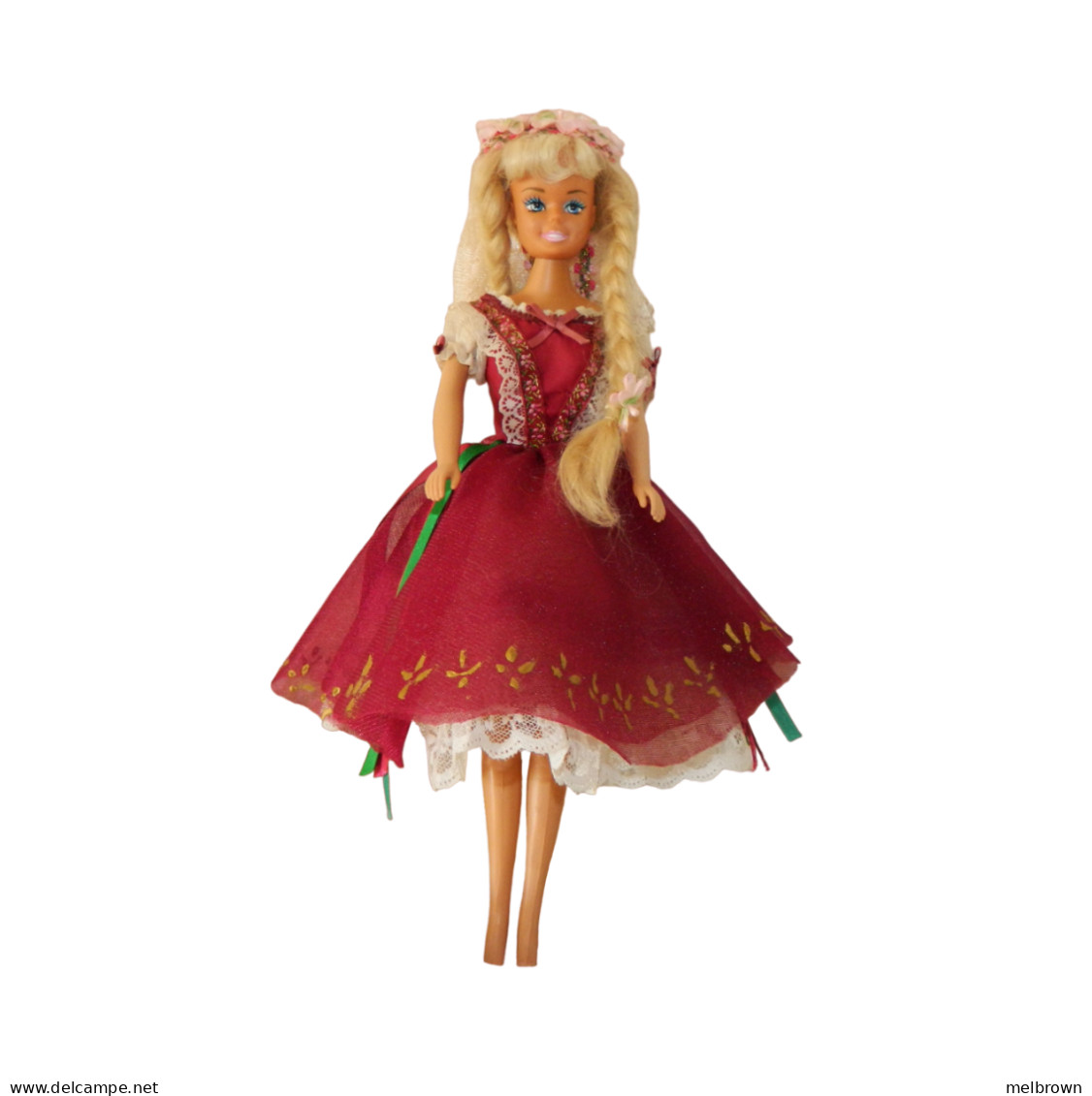 Pretty TOYMAX TALKING DOLL In HANDMADE FOLKLORIC COSTUME Collectible - 12 Inches - Oud Speelgoed