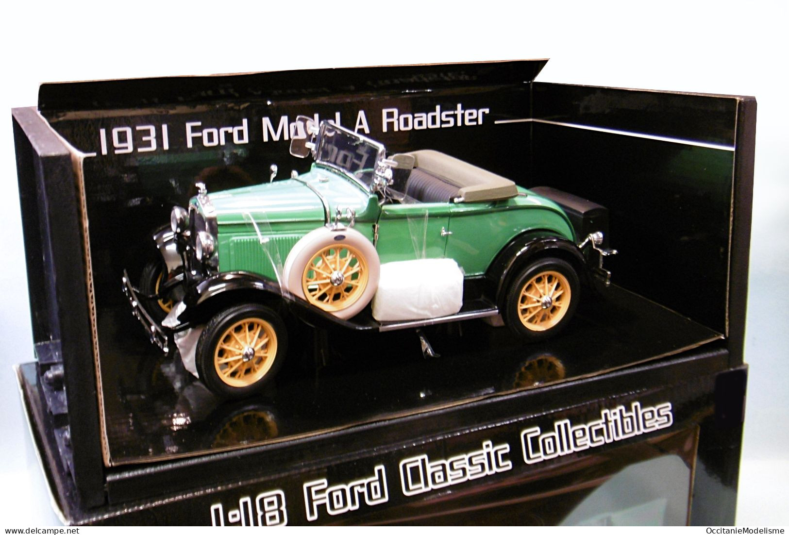 Sun Star - FORD MODEL A ROADSTER 1931 Vert Réf. 6127 Neuf NBO 1/18 - Sun Star