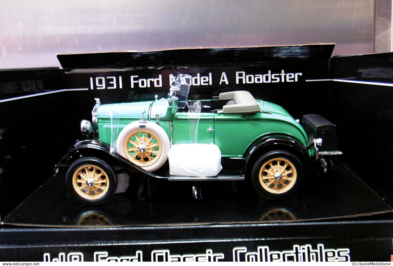 Sun Star - FORD MODEL A ROADSTER 1931 Vert Réf. 6127 Neuf NBO 1/18 - Sun Star