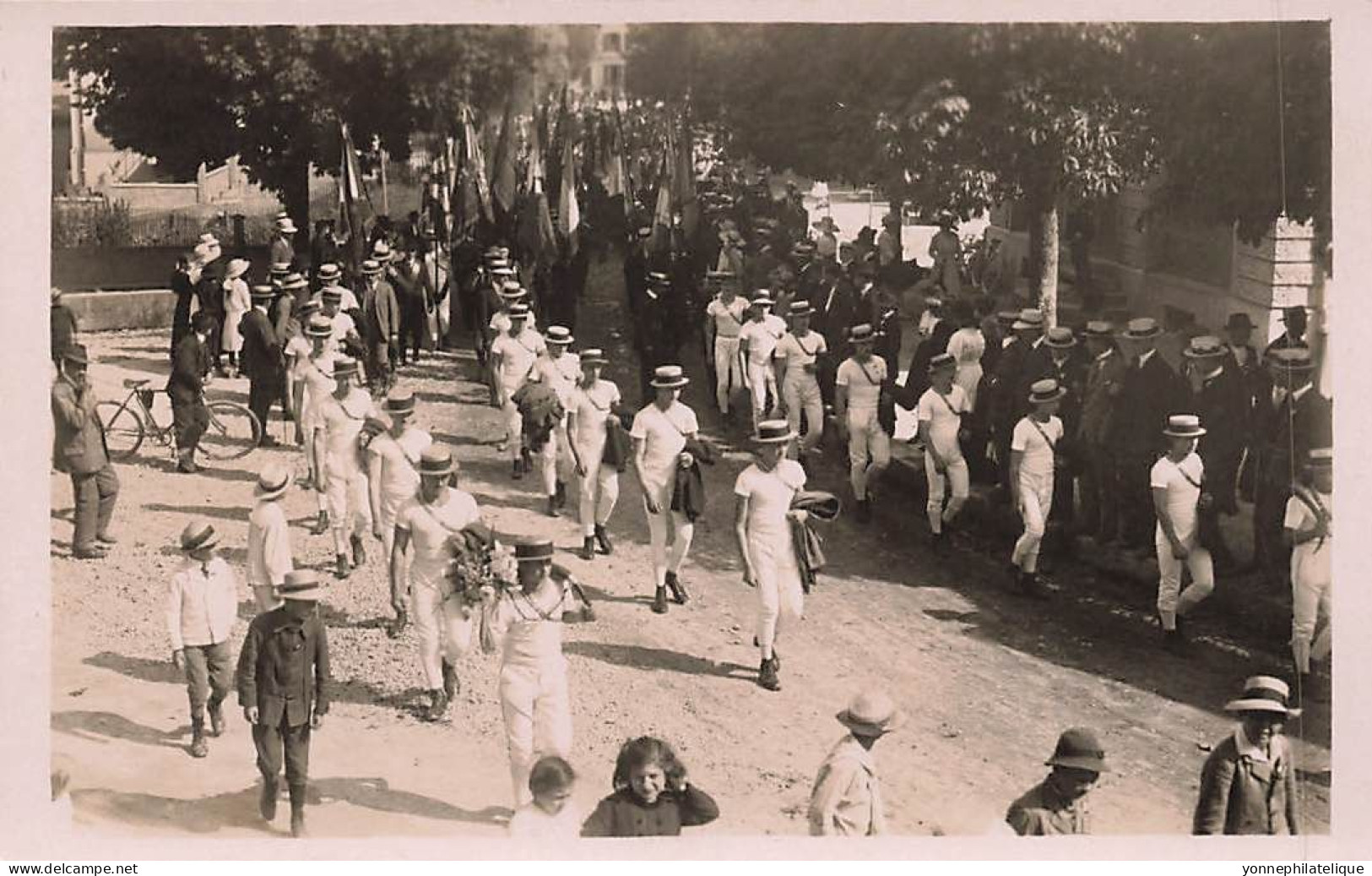 TOP - SUISSE - BE - MOUTIER - lot de 5 cartes photos défilé 7 septembre 1919 à identifier - (Sui-29)