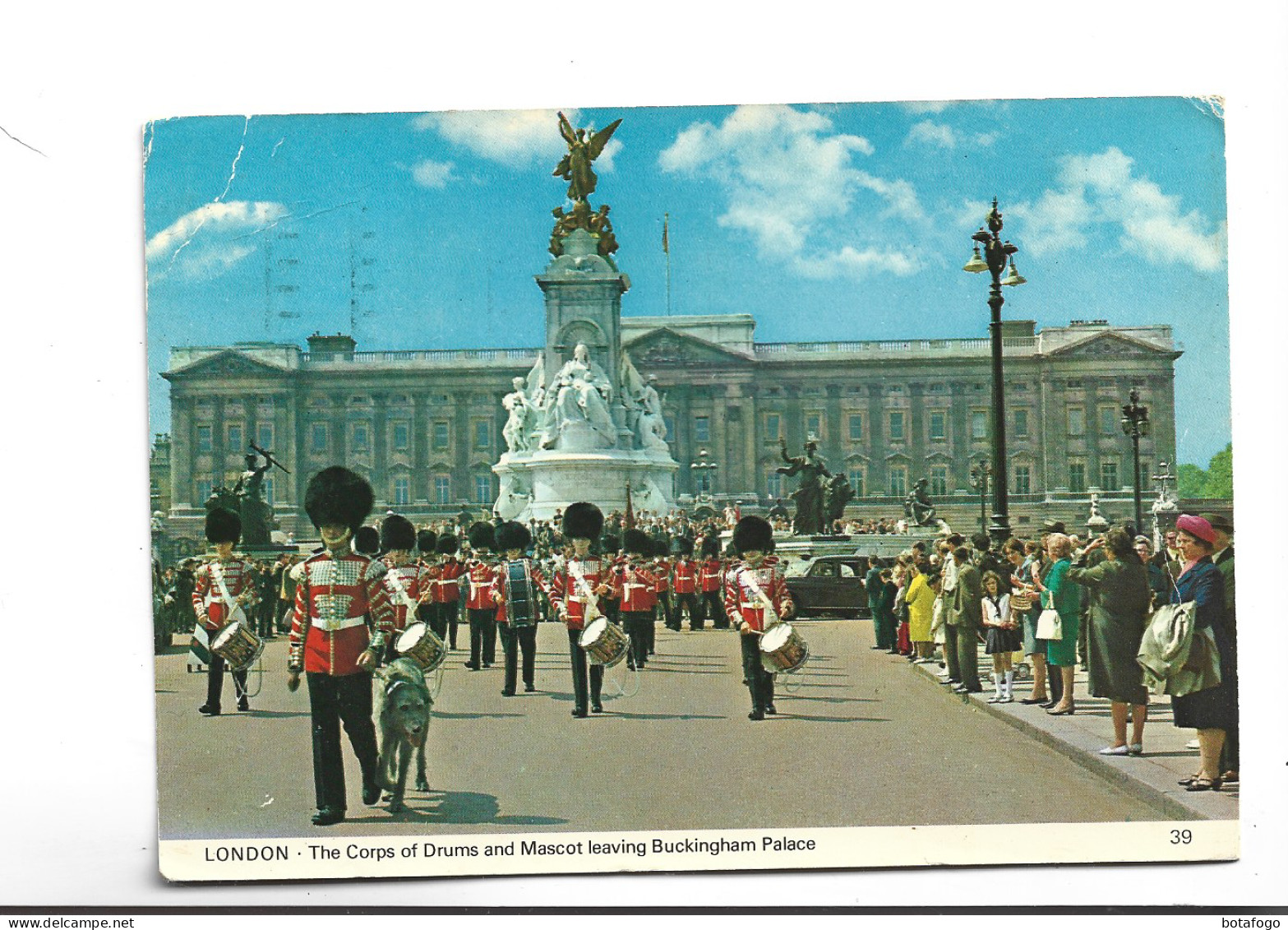 CPM  THE CORPS OF DRUMS  AND MASCOT  LEAVING BUCKINGAM PALACE(voir Timbre) - Buckingham Palace