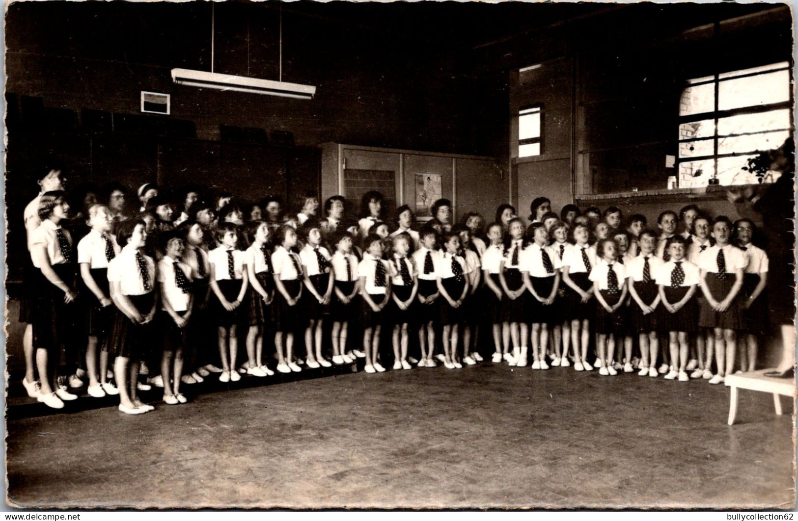 CPA - SELECTION - NOEUX LES MINES  - Chorale " Des Mesanges " De L'école Du Centre ( Filles) - Noeux Les Mines