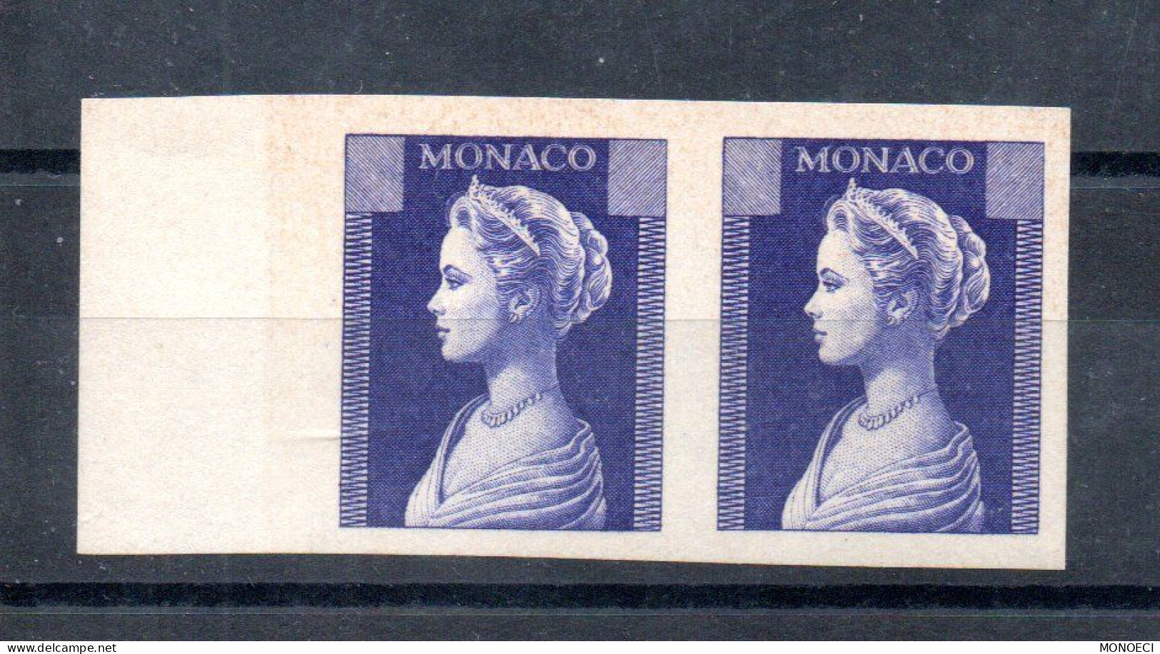 MONACO -- MONTE CARLO -- NON DENTELE - Paire Timbre - Naissance De La Princesse Caroline - Effigie De La Princesse Grace - Variétés