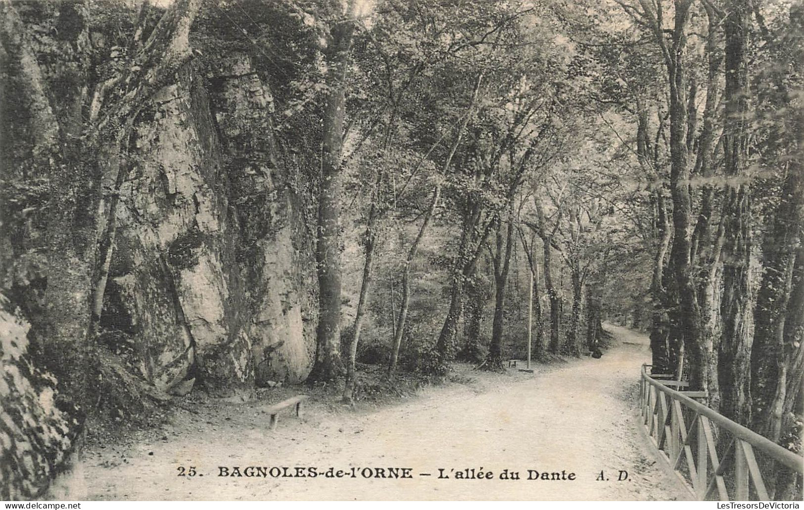 FRANCE - Bagnoles De L'Orne - L'allée Du Dante - Carte Postale Ancienne - Bagnoles De L'Orne