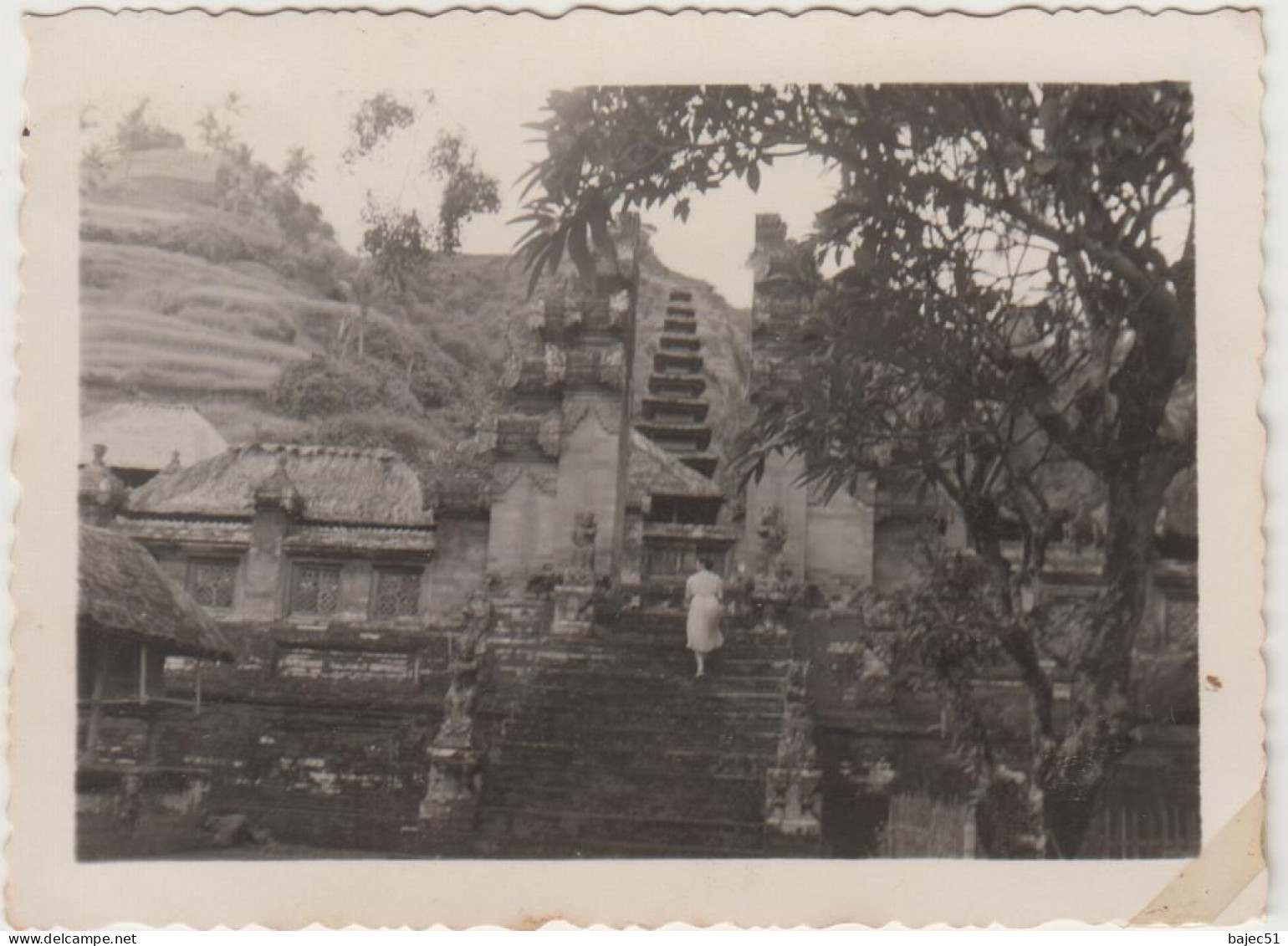 59 photos d'Indonésie de 1952 " dont 11 photos de crémation " voir détails de toutes les photos "dont belle animations