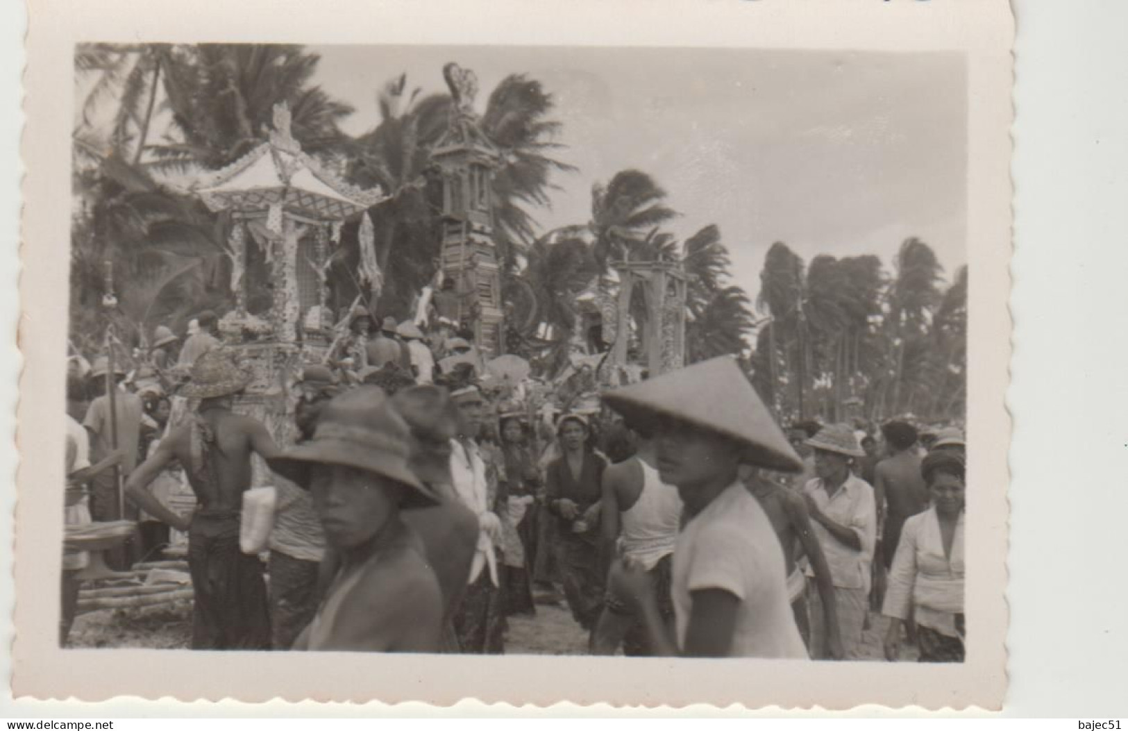 59 photos d'Indonésie de 1952 " dont 11 photos de crémation " voir détails de toutes les photos "dont belle animations