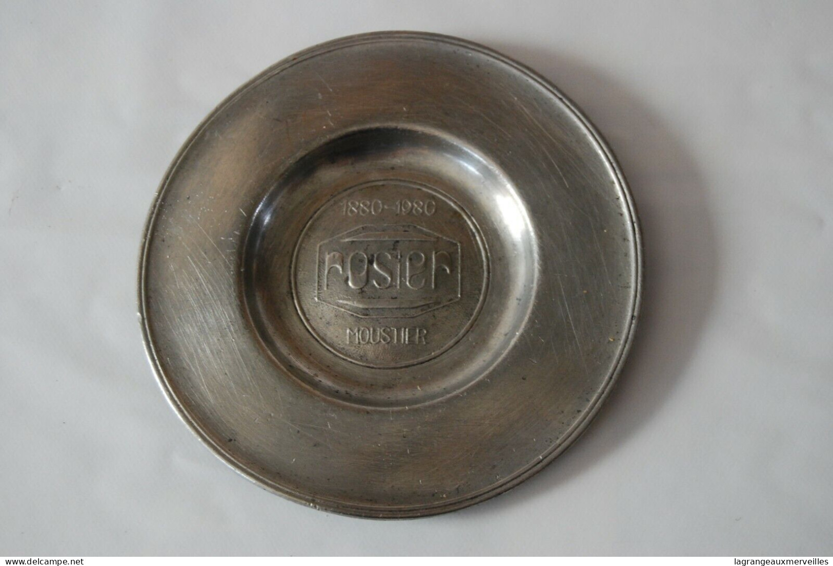 C40 Ancienne Assiette En étain - ROSIER - 1880 1980 Moustier - Tins