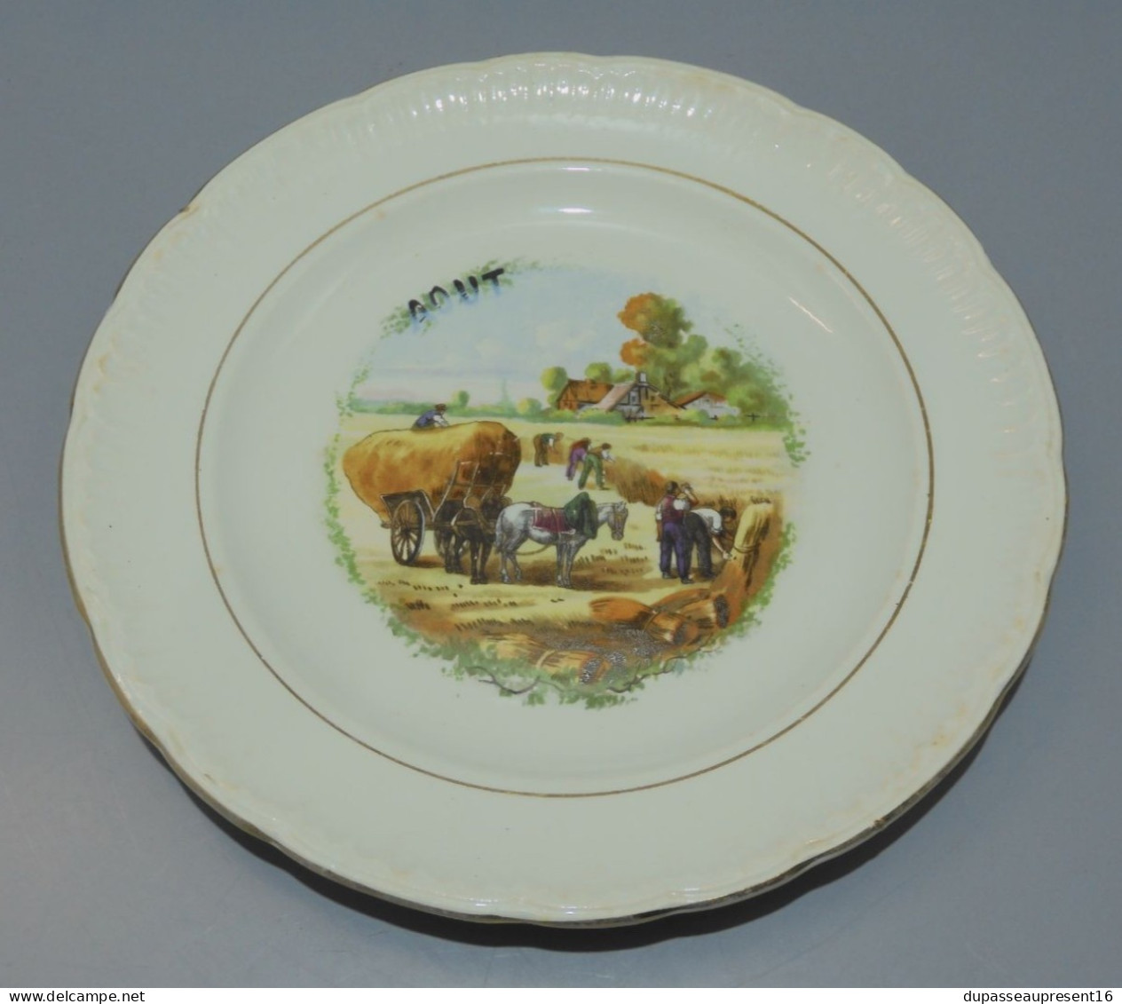 -ASSIETTE A DESSERT CERAMIQUE SAINT AMANDINOISE ANCIENNE MOIS d'AOUT XXe   E